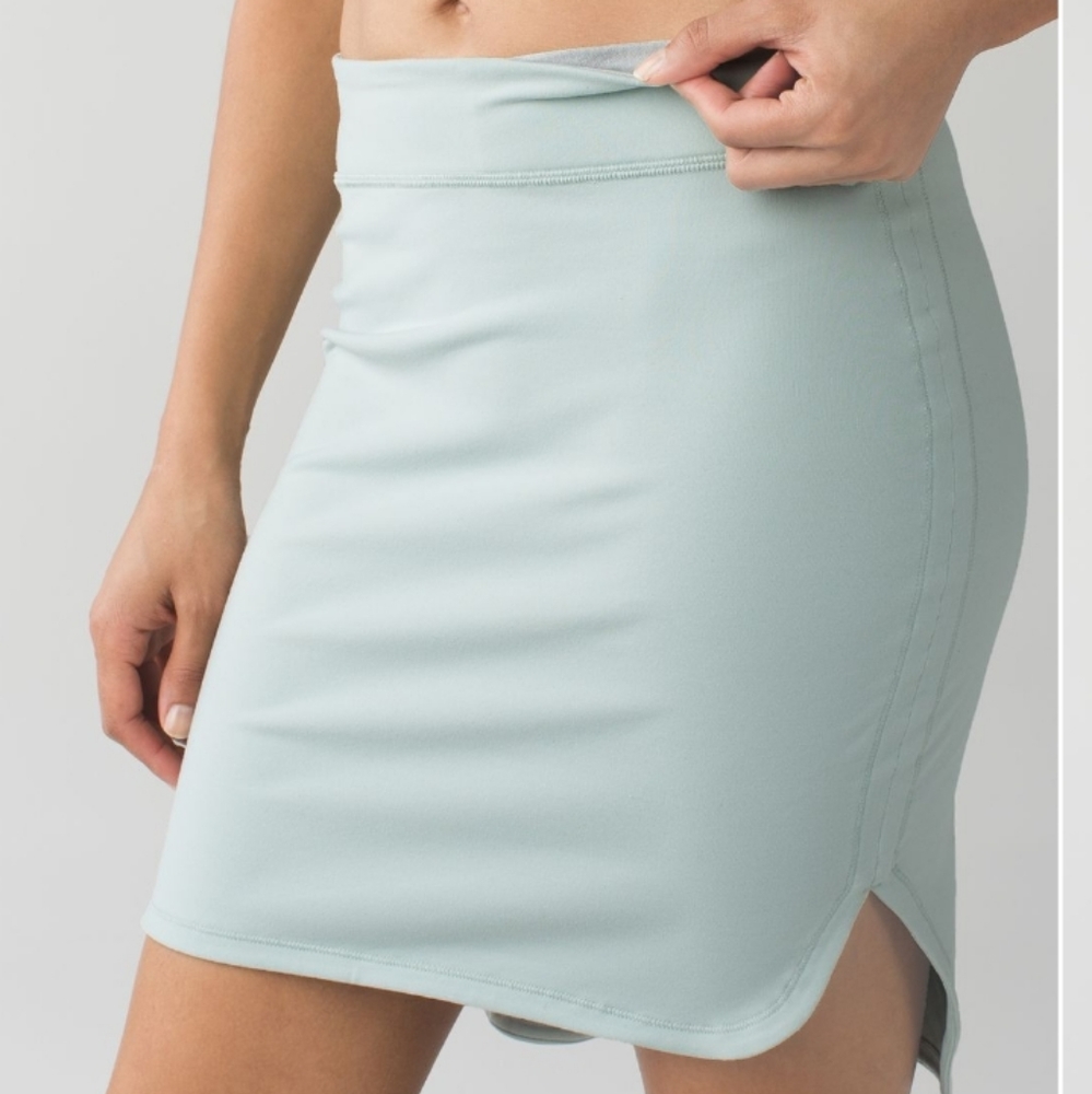 NWOT Lululemon City Skirt in Minty Grey Size 6